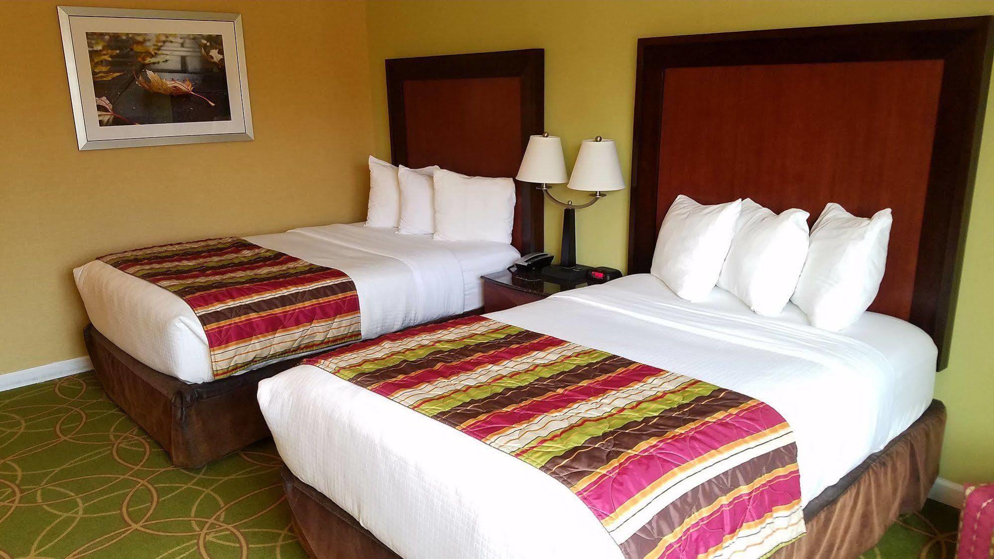 Days Inn By Wyndham Penn State State College Buitenkant foto
