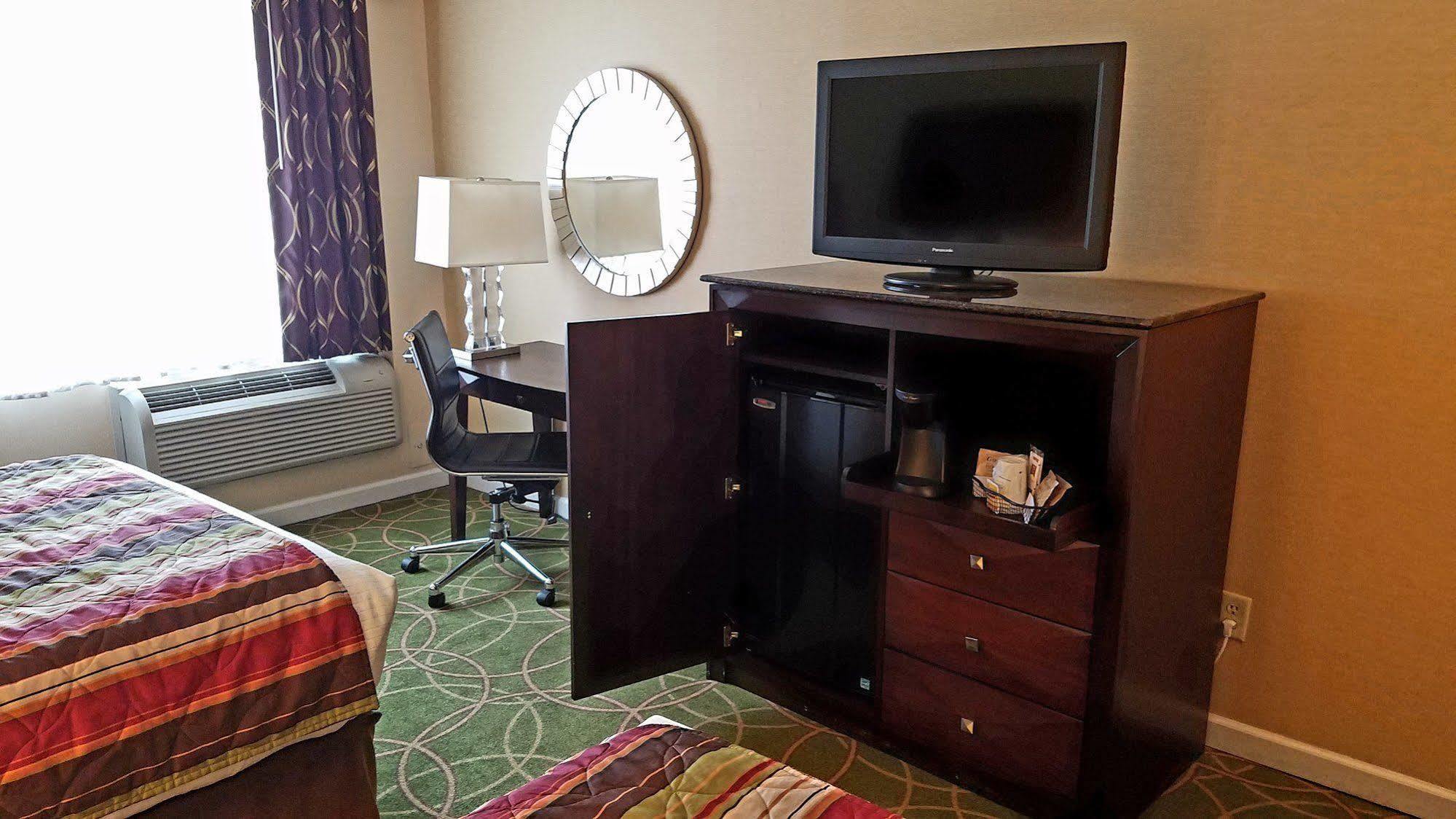 Days Inn By Wyndham Penn State State College Buitenkant foto