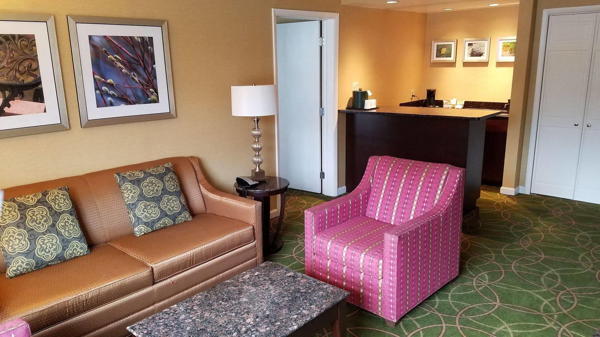 Days Inn By Wyndham Penn State State College Buitenkant foto